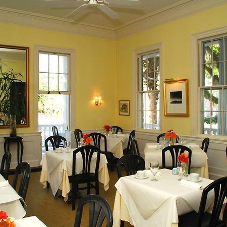 مبيت وإفطار بيوفورت Rhett House المطعم الصورة